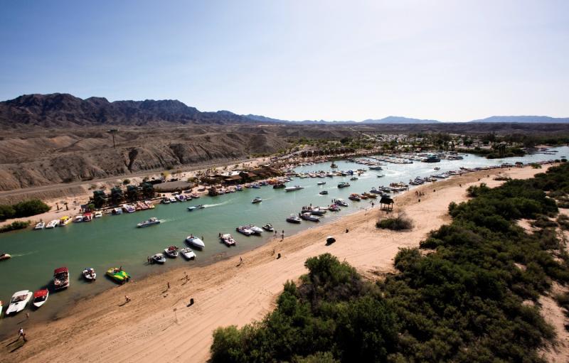 Pirate Cove Resort & Marina Needles Exterior photo